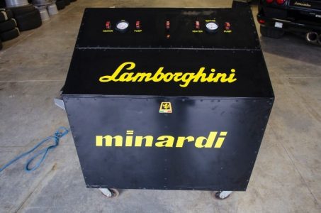 A la venta un extraño Lamborghini Minardi de F1