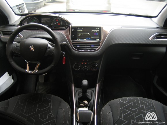 Prueba: Peugeot 2008 1.2 VTi 82 Active (diseño, habitáculo, mecánica)