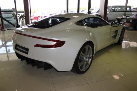 A la venta un Aston Martin One-77 completamente nuevo