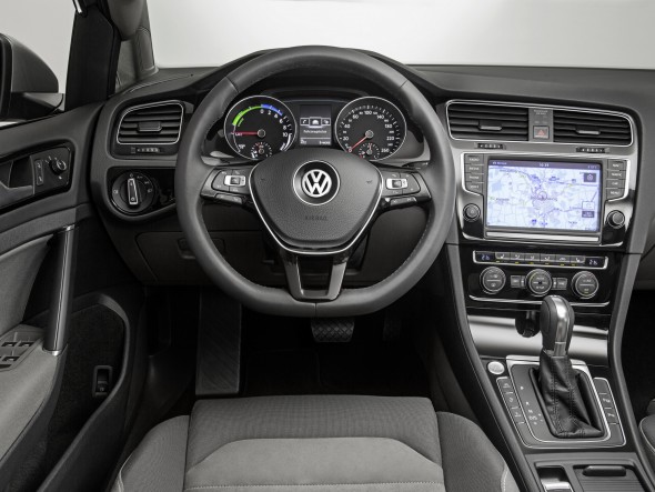 Volkswagen pone fecha al Golf Hybrid