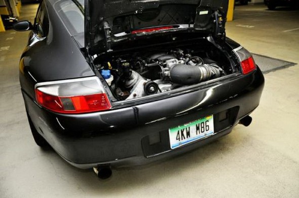 A la venta un Porsche 911 de 1999 con motor LS1 de General Motors