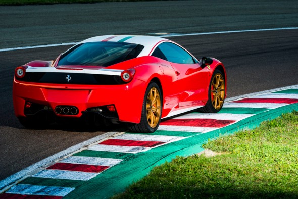 Ferrari nos muestra su peculiar homenaje a Niki Lauda