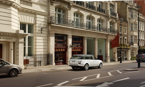 Land Rover lanza en España el Range Rover LWB 3