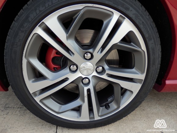Prueba: Peugeot 208 GTI (diseño, habitáculo, mecánica)  2