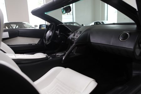 A la venta un Lamborghini Murcielago LP640 Roadster Versace en Alemania