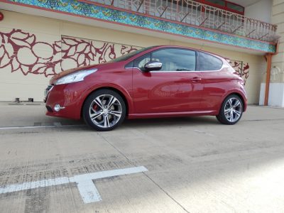 Prueba: Peugeot 208 GTI (equipamiento, comportamiento, conclusión)