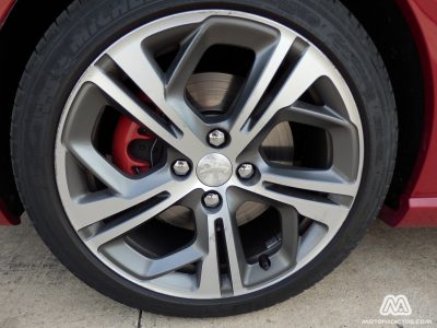 Prueba: Peugeot 208 GTI (equipamiento, comportamiento, conclusión)