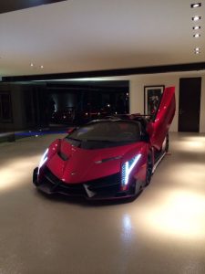 El primer Lamborghini Veneno Roadster se deja ver en Los Ángeles