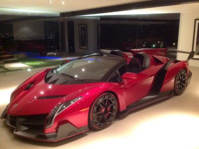 El primer Lamborghini Veneno Roadster se deja ver en Los Ángeles