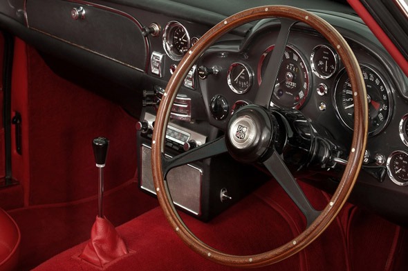 A la venta un Aston Martin DB6 Vantage Shooting Brake de 1967 4