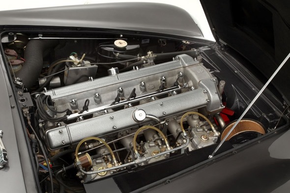 A la venta un Aston Martin DB6 Vantage Shooting Brake de 1967 6