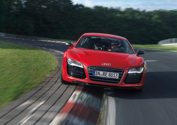Audi retoma para su producción el proyecto R8 e-tron