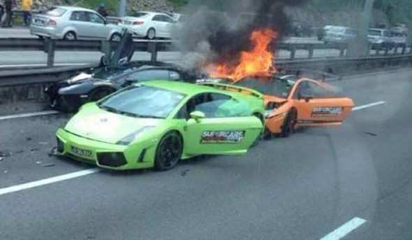 Destrozan dos Lamborghini Gallardo y un Aventador en Malasia