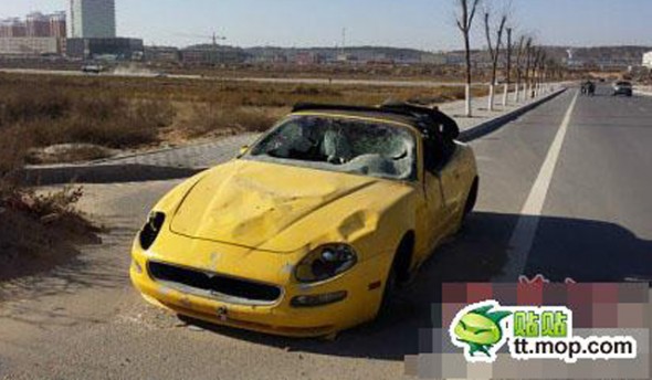 Aparece un Maserati 4200GT Spyder destrozado y abandonado en China