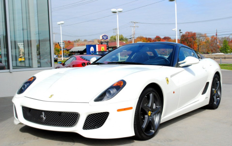 A la venta un exclusivo Ferrari 599 SA Aperta de color blanco