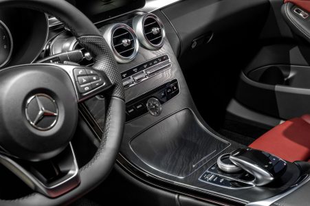 Mercedes-Benz C250, AMG Line, Avantgarde, Diamantsilber metallic, LederCranberryrot/Schwarz, Zierelemente Holz Esche schwarz offenporig,  (W205),2013