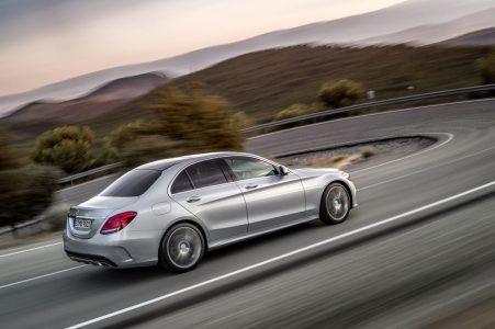 Mercedes-Benz C250, AMG Line, Avantgarde, Diamantsilber metallic, LederCranberryrot/Schwarz, Zierelemente Holz Esche schwarz offenporig,  (W205),2013