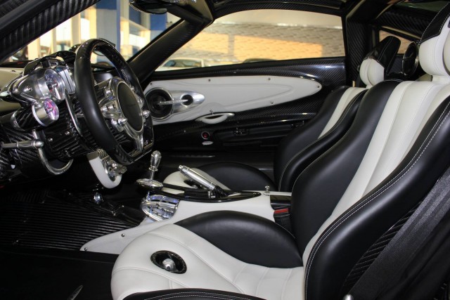 A la venta un Pagani Huayra en Dubai 2