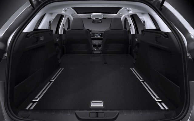 Desvelado el nuevo Peugeot 308 SW. Diseño y practicidad 2