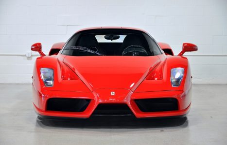 A la venta un Ferrari Enzo prácticamente a estrenar