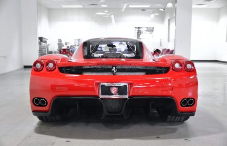 A la venta un Ferrari Enzo prácticamente a estrenar