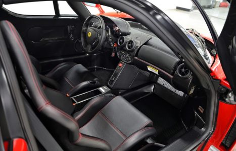 A la venta un Ferrari Enzo prácticamente a estrenar