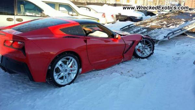 Nieve y un Corvette C7 Stingray, una mezcla no muy buena