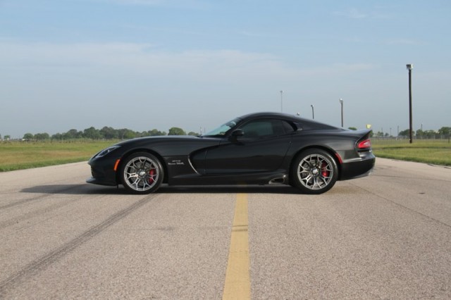 Oficial: SRT Viper GTS Venom 700R