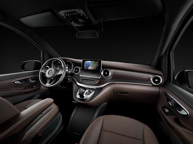 Presentación oficial del nuevo Mercedes-Benz Clase-V 1