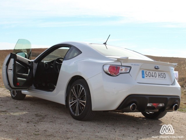 Prueba: Subaru BRZ (diseño, habitáculo, mecánica)