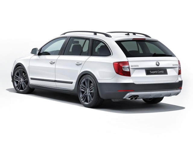 Skoda Superb Combi Outdoor: Vuelve el campero 1