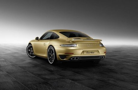 El departamento de personalización de Porsche nos muestra el 911 Turbo Lime Gold