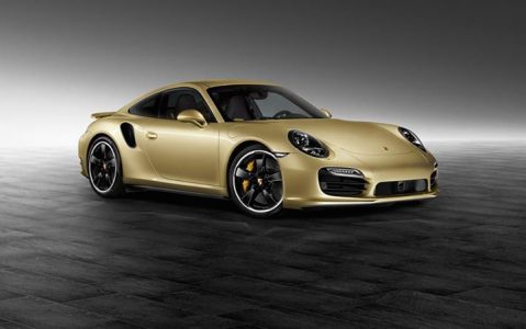 El departamento de personalización de Porsche nos muestra el 911 Turbo Lime Gold