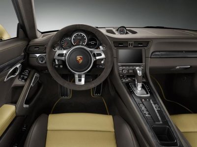 El departamento de personalización de Porsche nos muestra el 911 Turbo Lime Gold