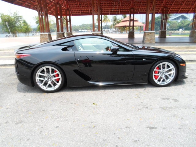 A la venta un Lexus LFA