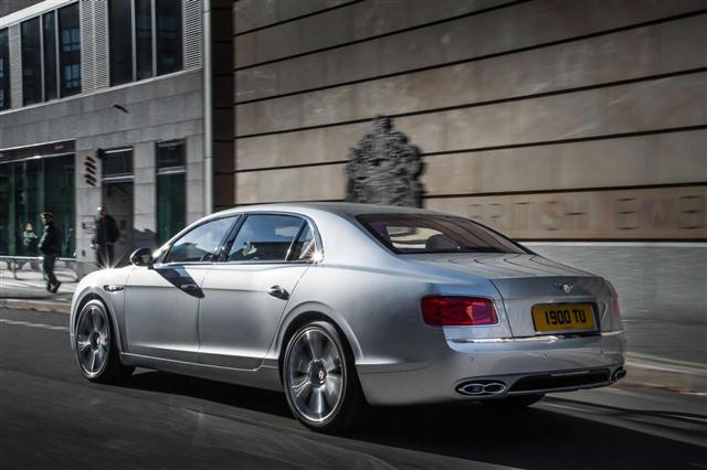 Bentley añade el V8 Twin Turbo al Flying Spur