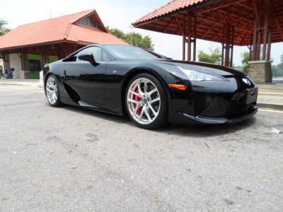 A la venta un Lexus LFA