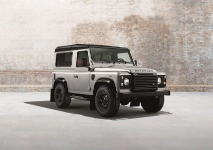 Land Rover Defender: renovarse "y" morir