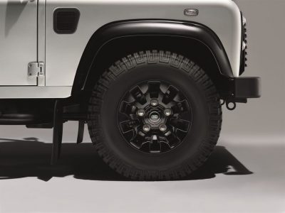 Land Rover Defender: renovarse "y" morir