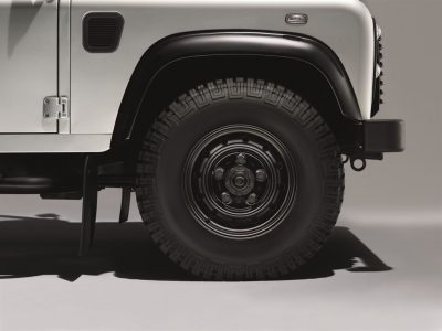 Land Rover Defender: renovarse "y" morir