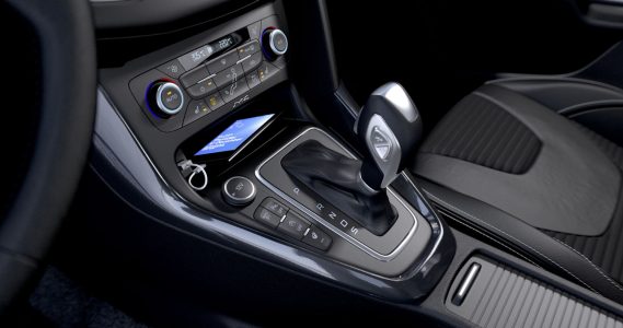 newfordfocus_int_automaticgearshift_01