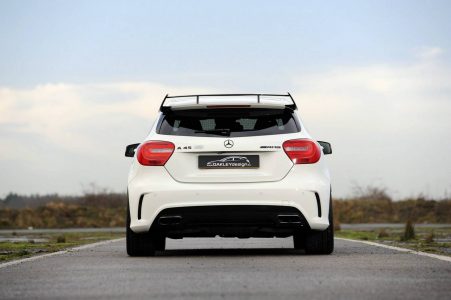 Oakley Design se atreve con el Mercedes A45 AMG