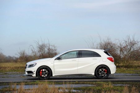 Oakley Design se atreve con el Mercedes A45 AMG