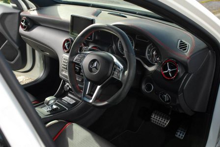 Oakley Design se atreve con el Mercedes A45 AMG