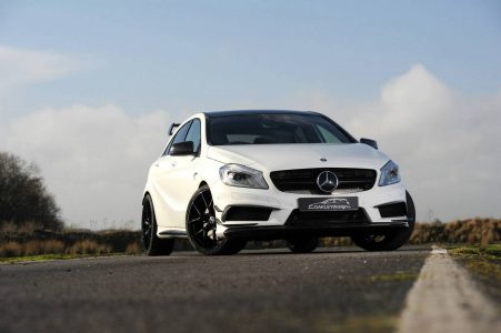 Oakley Design se atreve con el Mercedes A45 AMG