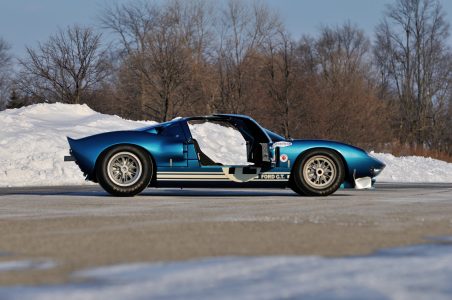 A subasta una de los prototipos del Ford GT40