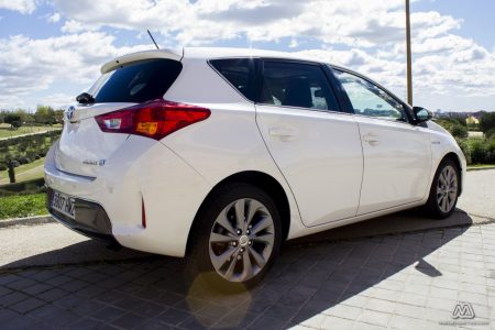 Prueba: Toyota Auris HSD híbrido (equipamiento, comportamiento, conclusión)