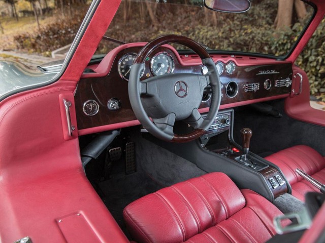 A subasta un Mercedes-Benz 300 SL modificado por AMG 3