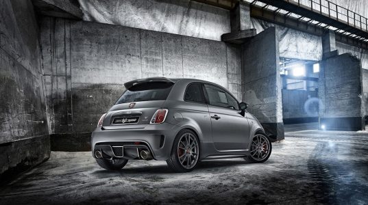 Abarth 695 Biposto: Espíritu racing de los pies a la cabeza