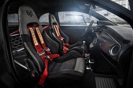 Abarth 695 Biposto: Espíritu racing de los pies a la cabeza